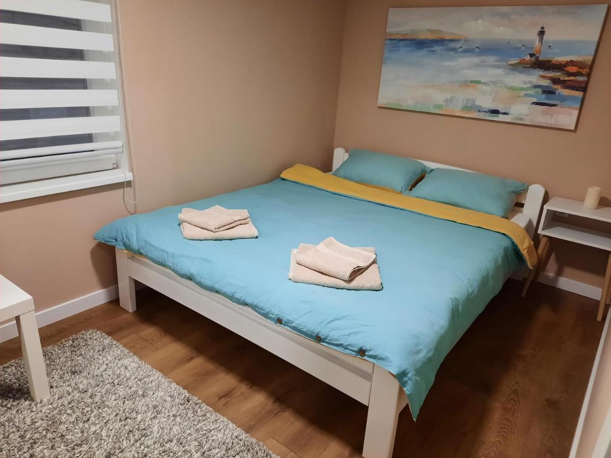 Dream Home, Free Garage Nis Luaran gambar